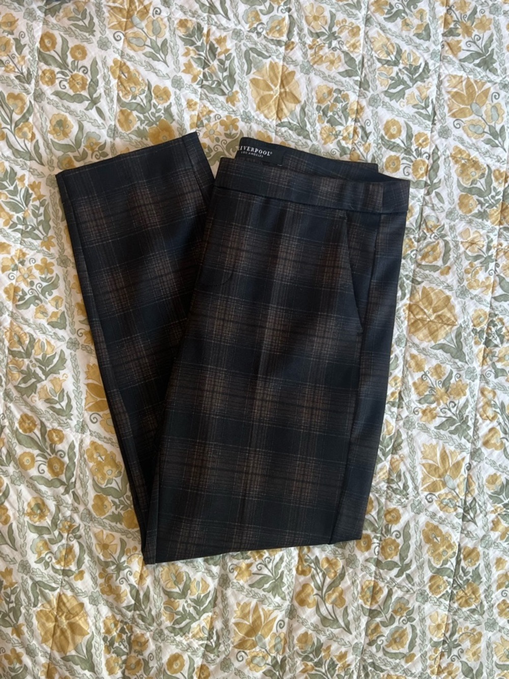 Liverpool Kayla pull-on plaid trousers